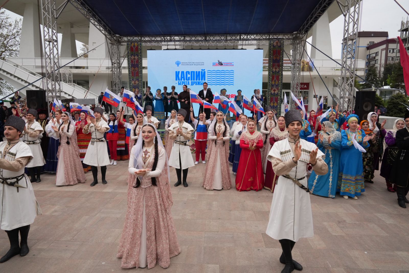Международный фестиваль народного творчества «Каспий – берега дружбы» завершил свою работу в Махачкале.